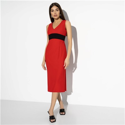 Платье-футляр, Позирую как модель (с брошкой)