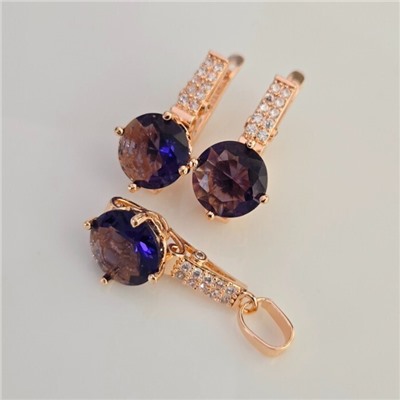 Комплект ювелирной бижутерии коллекция "Дубай" серьги и кулон, покрытие позолота, вставка: фианиты и цирконы, цвет: фиолетовый и прозрачный, арт.414.010