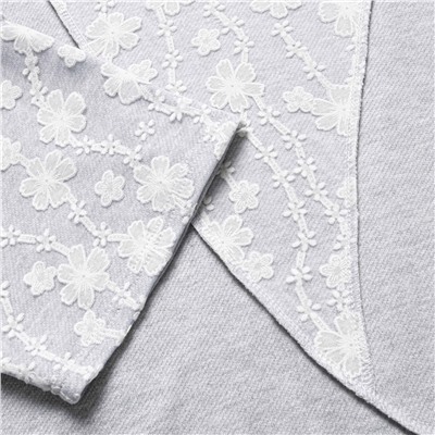 Футболка с кружевным декором, Рискованный тренд