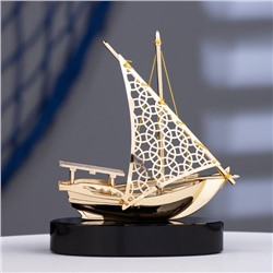 Сувенирная модель корабля металлическая «Парусник», золотистый, 11 см
