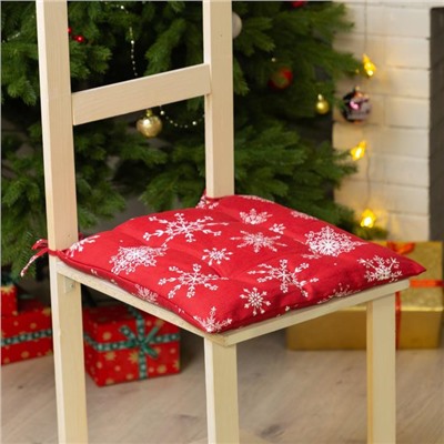 Подушка на стул новогодняя «Белые снежинки», 42×42×5 см, красная