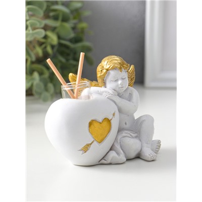 Аромадиффузор для эфирных масел с палочками «Ангел с сердцем», полистоун белый с золотом, 5.3×12×9 см
