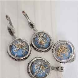 Крупный комплект ювелирной бижутерии серьги, кулон и кольцо 18 р, покрытие: посеребрение, вставка: фианиты, искусственный камень, сухоцветы, цвет: графитовый и голубой, арт.213.878-18