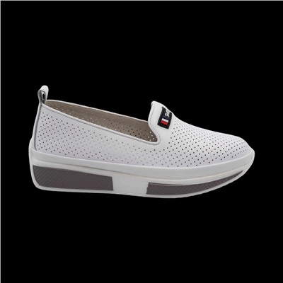 Мокасины из натуральной кожи YE552-1 белые
