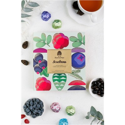 Ягодень Ассорти / малина, шишка, черника, черная смородина / коробка / 200 г / ТМ Сибирский кедр