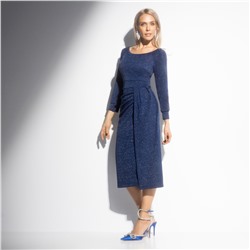 Платье с декоративной драпировкой, Смотрите на меня (чувственно)