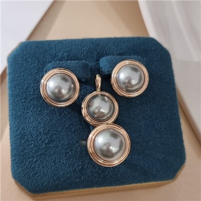 Комплект ювелирной бижутерии коллекция "Дубай" серьги, кулон и кольцо 17 р, покрытие позолота, вставка: искусственный жемчуг, арт.414.349-17