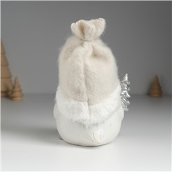 Фигурка полистоун «Воробушек в шапке с серебристой ёлкой», 10×8.5×13 см