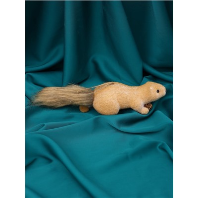 Ёлочная игрушка «Белка с шишкой» 4.5×20 см, бежевый