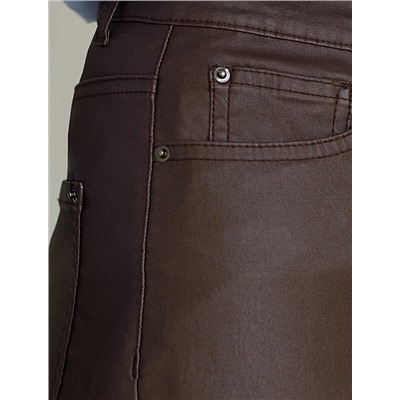 Брюки mom fit из эластичного хлопка с покрытием под кожу