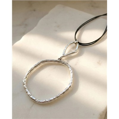 Кулон на шнурке