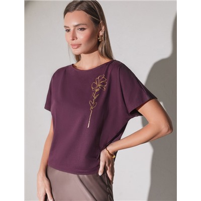 Нарядная футболка с блестящим принтом