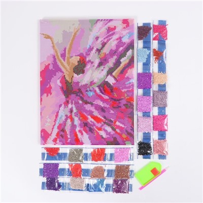 Алмазная мозаика на подрамнике 30×40 с полным заполнением «Балерина»