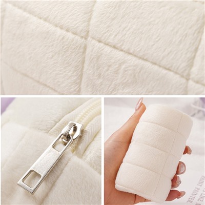 Косметичка плюшевая компактная 18*10*8 см.