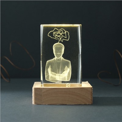 Фигурка светящаяся стекло «Прямоугольник. Мыслитель», подставка дерево, USB, 7×7×10