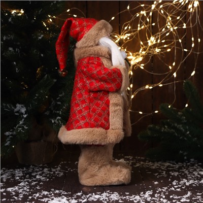 Дед Мороз под ёлку «Зимнее волшебство. В красной шубке в клетку с подарками» двигается, 40 см