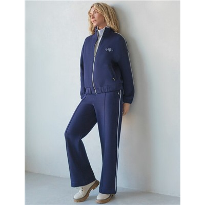 Бомбер среднего объема из эластичного футера трехнитики c начесом