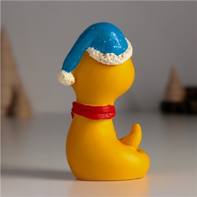 Фигурка полистоун «Змейка жёлтая в синей шапке и красном бантике», 5×4×9 см