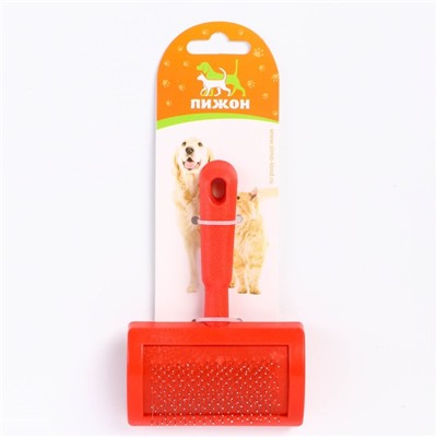 Пуходерка полукруглая малая с каплями, 8.5×13 см, красная