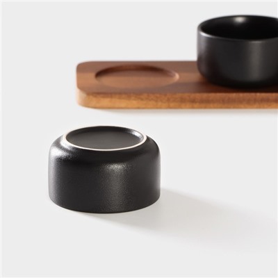 Набор соусников на деревянной подставке Magistro «Галактика», 4 предмета: 3 соусника 100 мл, подставка 33×9×5 см, фарфор, чёрный