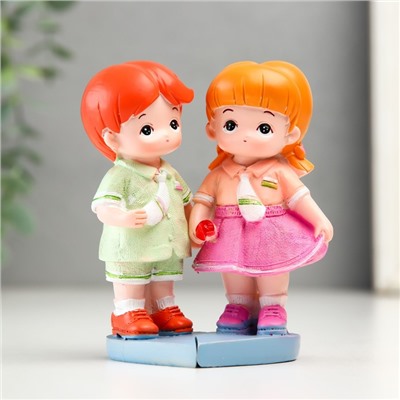 Фигурки набор полистоун «Малыши с сумочками на сердце», 2 шт., 5×4.5×9; 5×4.8×9 см