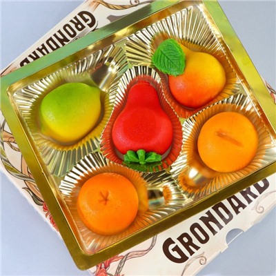 Конфеты подарочные новогодние «Миндальное лакомство» с корпусом из марципана, фрукты, 100 г