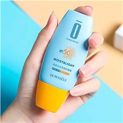 Солнцезащитный крем Moist & Light Clear Sunscreen Cream SPF 50+ UVA- и UVB-лучей.