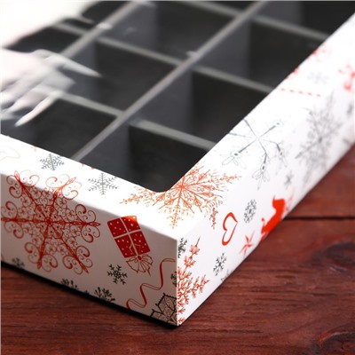 Коробка под 12 конфет новогодняя «Подарки», 19×15×3.5 см