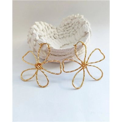 Стильные серьги