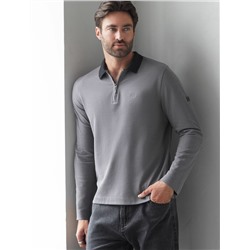 Лонгслив из мягкого фактурного трикотажа с плетеным воротником поло на молнии