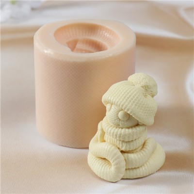 Силиконовый молд для заливки «Змея в шапке», 7×6×5.5 см