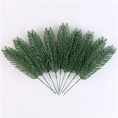Ветка еловая зелёная, набор 100 шт.