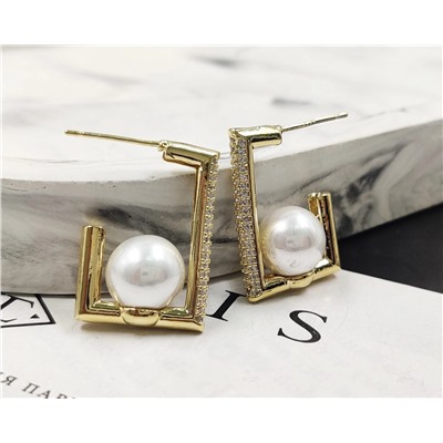 Серьги стильные