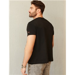 Футболка из премиального хлопка с авторским принтом