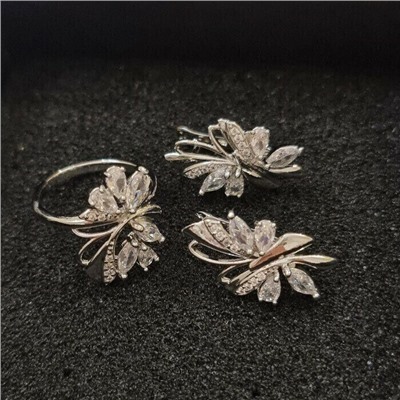 Комплект ювелирная бижутерия, серьги и кольцо посеребрение, камни цвет белый, р-р 17, 76168, арт.414.4003-17