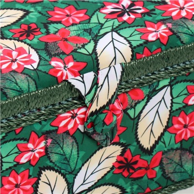 Шкатулка для рукоделия и шитья «Пуансеттия на зелёном», хранение ниток, иголок, мелочи, 19×26×14.5 см