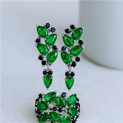 Комплект ювелирная бижутерия серьги и кольцо 17 р, покрытие: посеребрение, вставка: фианиты, цвет: изумрудный и черный, арт.313.036-17