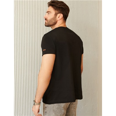 Футболка из премиального хлопка с авторским принтом