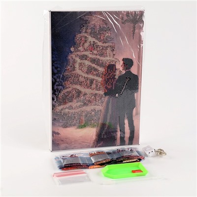 УЦЕНКА Алмазная вышивка на раме с частичным заполнением "Новогодняя ночь" 20*30, с гирляндой 96421