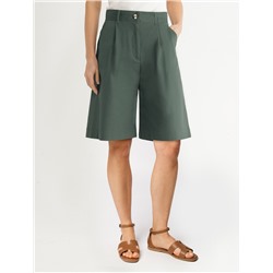 Шорты-бермуды с защипами