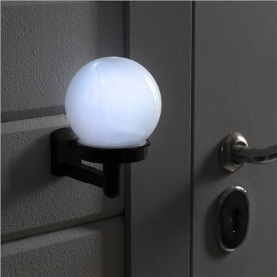 Садовый светильник «Шар», уличный, на солнечной батарее, 14×15×10 см, 1 LED, свечение белое