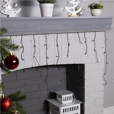 УЦЕНКА Гирлянда «Бахрома» 1.8×0.5 м, IP20, тёмная нить, 48 LED, свечение фиолетовое, 8 режимов, 220 В