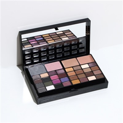 Профессиональный набор для макияжа (тени для век, блеск для губ, корректоры, румяна, тоналка)