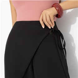 Брюки с акцентным дизайном, Не по шаблону