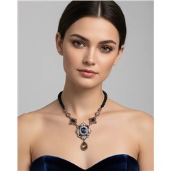 Вечернее колье с кристаллами