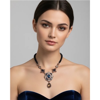 Вечернее колье с кристаллами