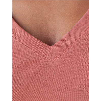 Футболка из плотного трикотажа с плетением риб 1*1