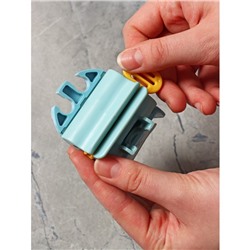 Держатель для зубных щёток с выдавливателем для пасты на липучке, 7×5.2×8 см, цвет МИКС