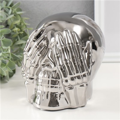 Фигурка керамика «Череп с кистями на глазах», серебро, 13.5×14×15 см