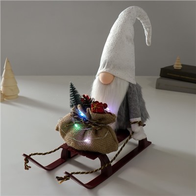 Интерьерная кукла текстильная свет «Гном в блестящем колпаке с мешком подарков на санках», 10×26×41 см